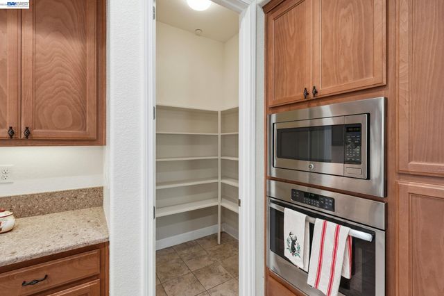 2359 Happy Valley Ln, Manteca, CA 95336
