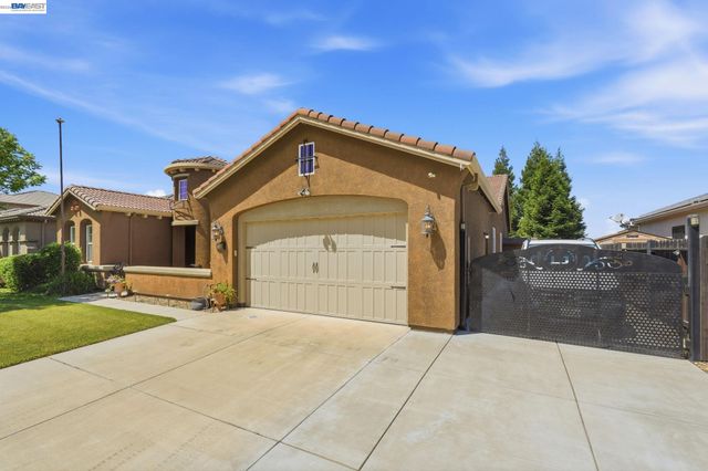 2359 Happy Valley Ln, Manteca, CA 95336