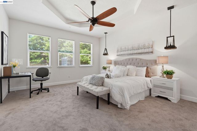 2359 Happy Valley Ln, Manteca, CA 95336
