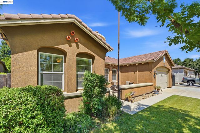 2359 Happy Valley Ln, Manteca, CA 95336