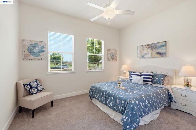 2359 Happy Valley Ln, Manteca, CA 95336