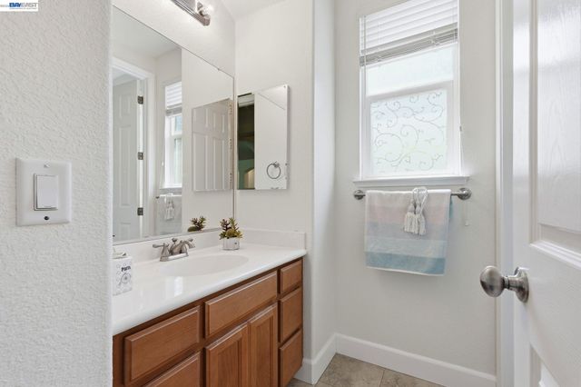 2359 Happy Valley Ln, Manteca, CA 95336