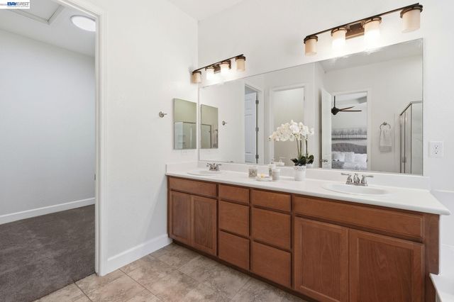 2359 Happy Valley Ln, Manteca, CA 95336