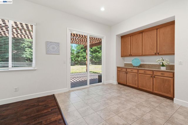 2359 Happy Valley Ln, Manteca, CA 95336