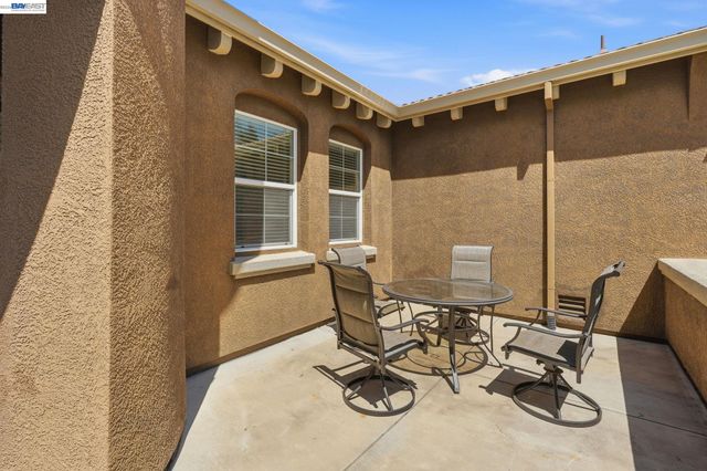 2359 Happy Valley Ln, Manteca, CA 95336