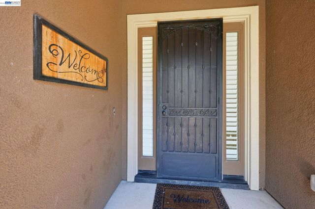 2359 Happy Valley Ln, Manteca, CA 95336