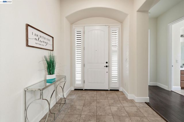 2359 Happy Valley Ln, Manteca, CA 95336