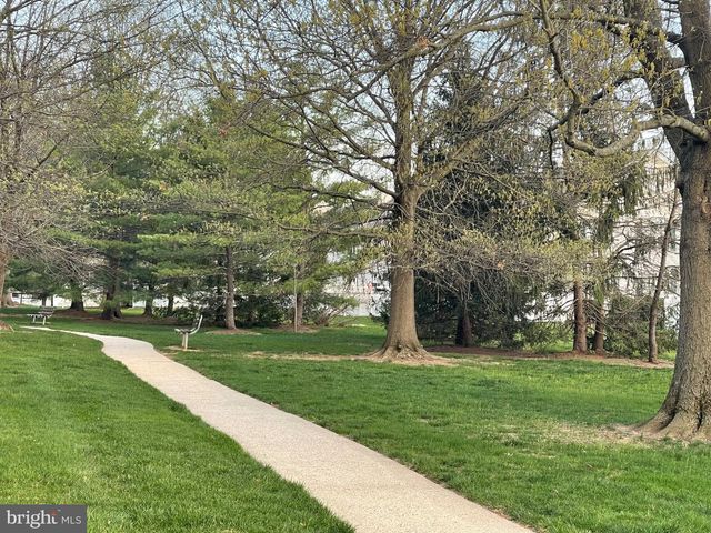 162 SHREWSBURY CT, Pennington, NJ 08534