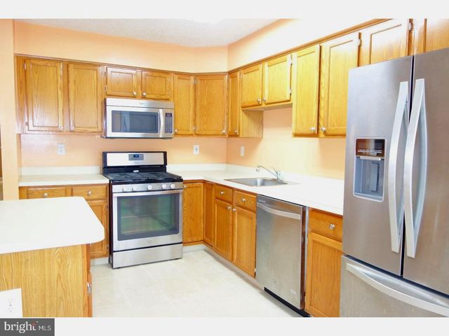 162 SHREWSBURY CT, Pennington, NJ 08534