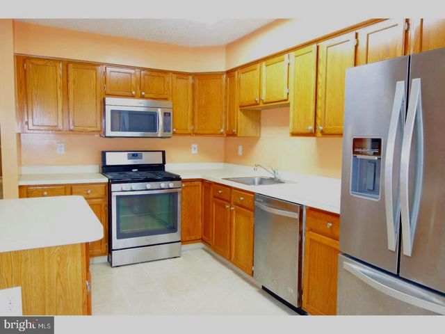 162 SHREWSBURY CT, Pennington, NJ 08534