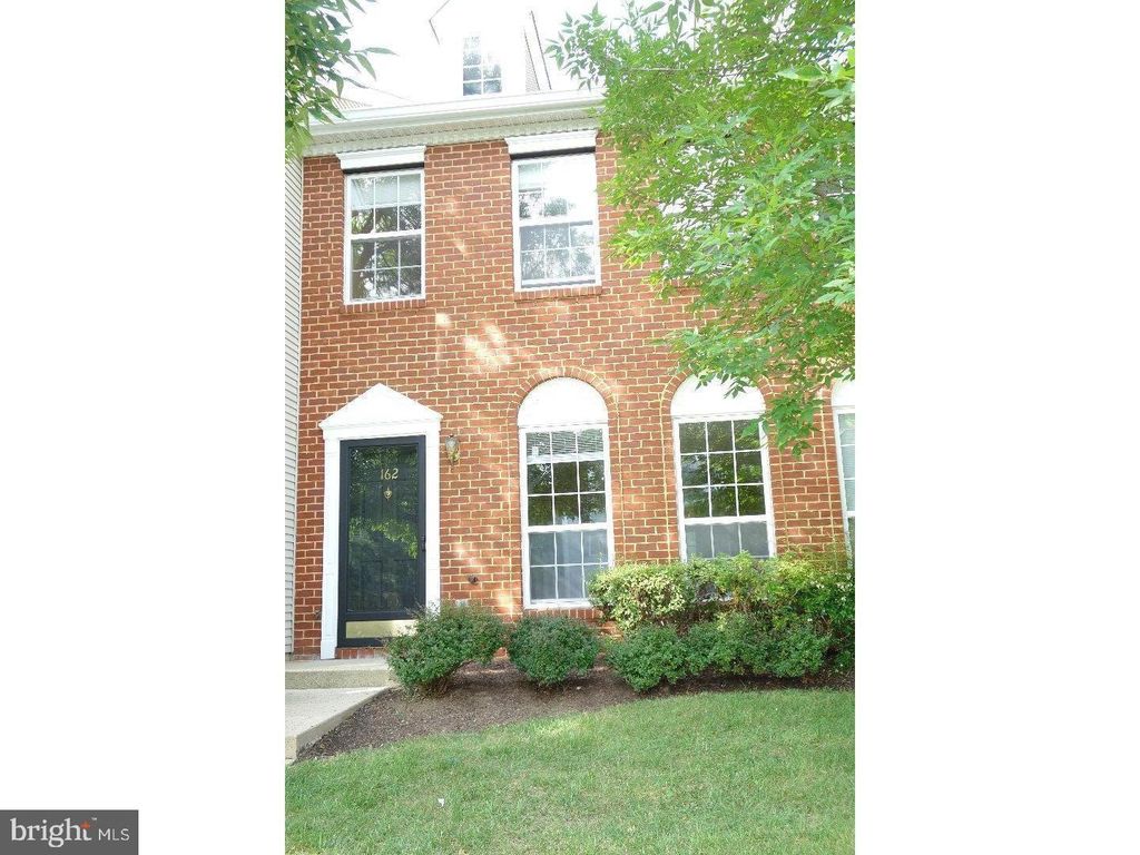 162 SHREWSBURY CT, Pennington, NJ 08534