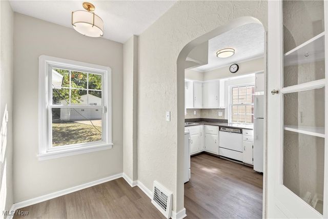 1031 Pennfield Road, Cleveland Heights, OH 44121