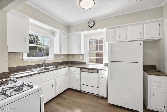 1031 Pennfield Road, Cleveland Heights, OH 44121