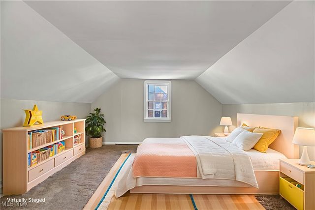 1031 Pennfield Road, Cleveland Heights, OH 44121