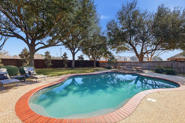 5809 N Ballantrae Drive, Colleyville, TX 76034