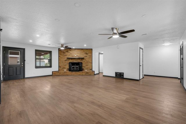 403 E Shields Ave, Fletcher, OK 73541