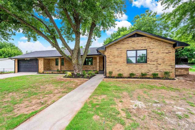 403 E Shields Ave, Fletcher, OK 73541