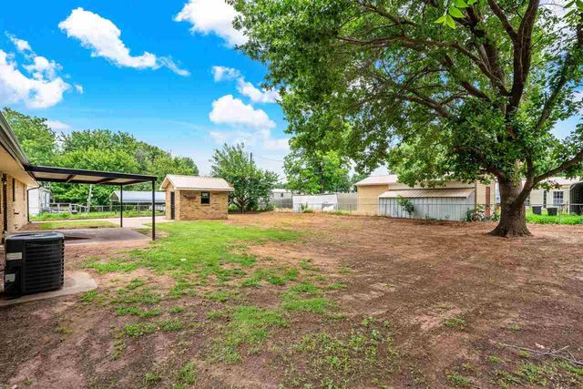 403 E Shields Ave, Fletcher, OK 73541