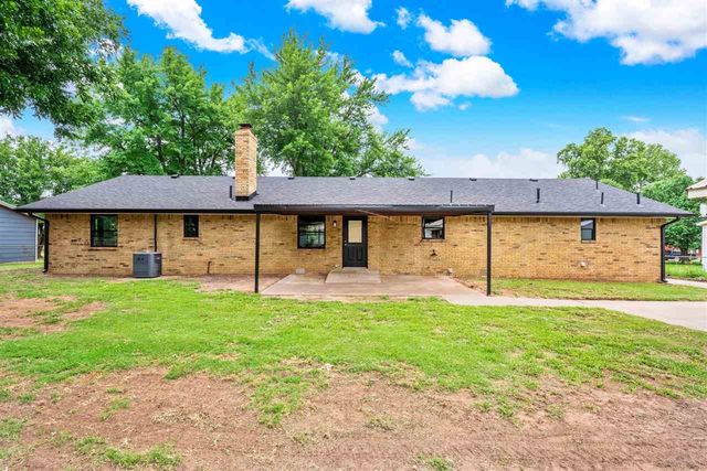 403 E Shields Ave, Fletcher, OK 73541