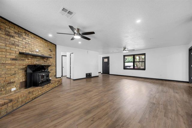 403 E Shields Ave, Fletcher, OK 73541