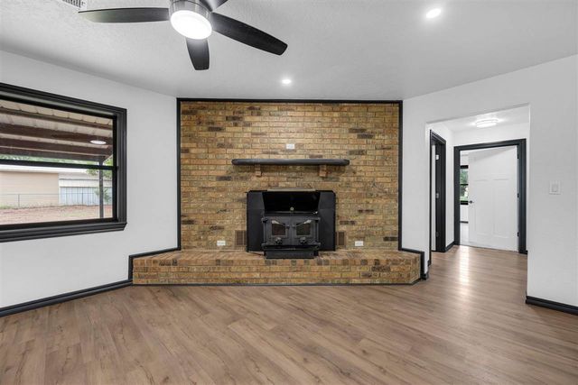 403 E Shields Ave, Fletcher, OK 73541