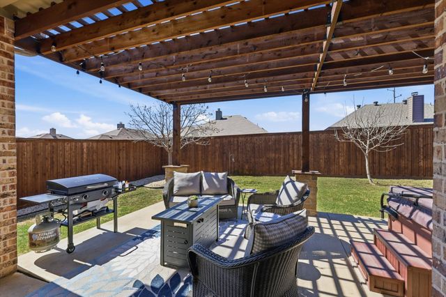 3709 Meadowtrail Lane, Denton, TX 76207