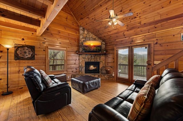 890 Brittney Drive, Blue Ridge, GA 30513