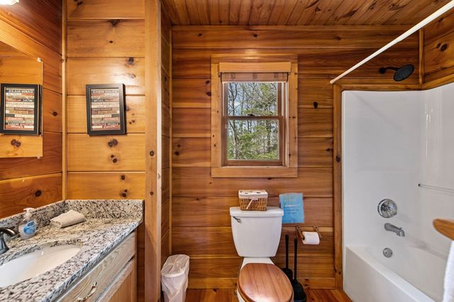 890 Brittney Drive, Blue Ridge, GA 30513