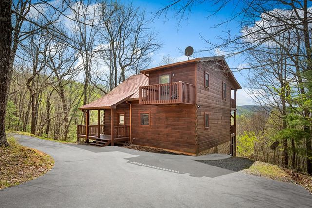 890 Brittney Drive, Blue Ridge, GA 30513