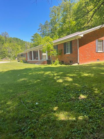 380 Daniels cr, Banner, KY 41603