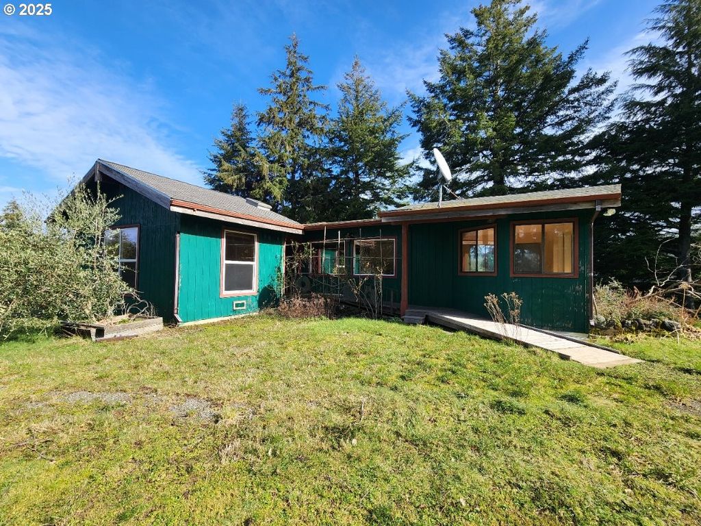 93810 CHINA MOUNTAIN Rd, Port Orford, OR 97465