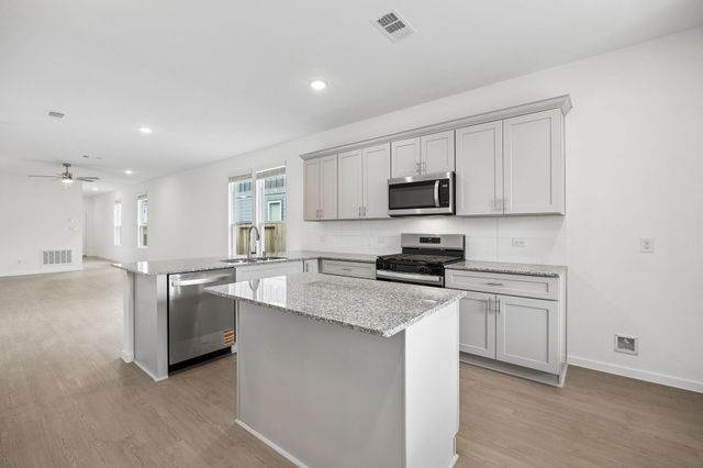 610 Amber Falls Drive, Montgomery, TX 77356