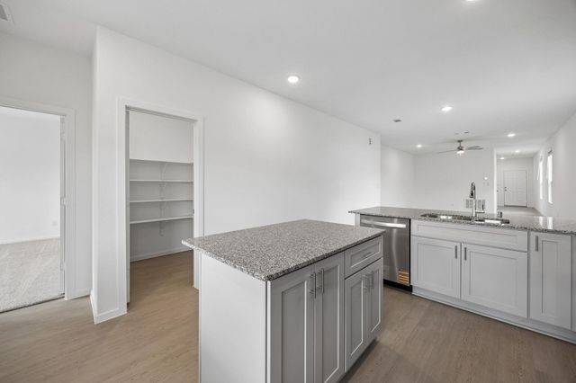 610 Amber Falls Drive, Montgomery, TX 77356