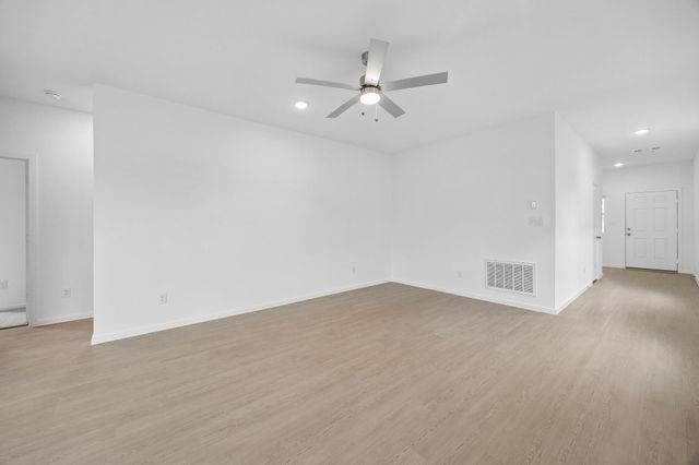 610 Amber Falls Drive, Montgomery, TX 77356