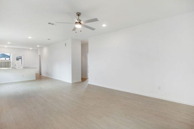 610 Amber Falls Drive, Montgomery, TX 77356