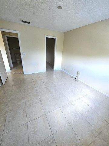 3690 N 56th Ave 937, Hollywood, FL 33021