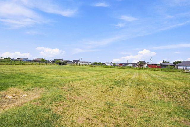 6020 Huckleberry Lane, Joshua, TX 76058