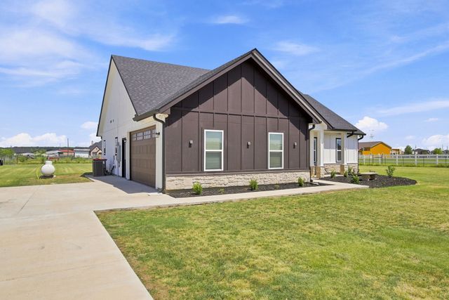 6020 Huckleberry Lane, Joshua, TX 76058