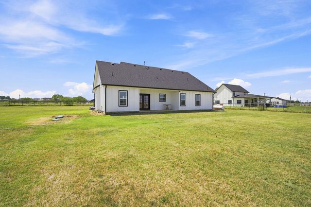6020 Huckleberry Lane, Joshua, TX 76058