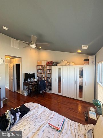 25021 JUSTICE DR, Chantilly, VA 20152