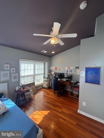 25021 JUSTICE DR, Chantilly, VA 20152