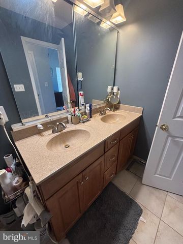 25021 JUSTICE DR, Chantilly, VA 20152