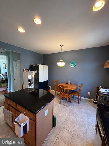 25021 JUSTICE DR, Chantilly, VA 20152