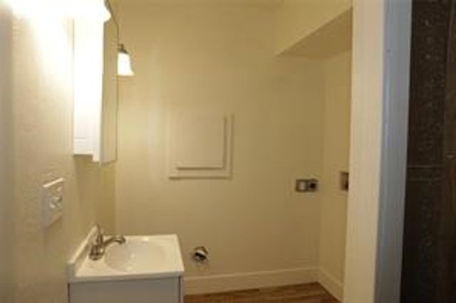 425 NE Broadway Avenue, Des Moines, IA 50313