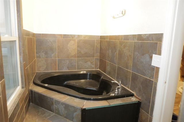 425 NE Broadway Avenue, Des Moines, IA 50313