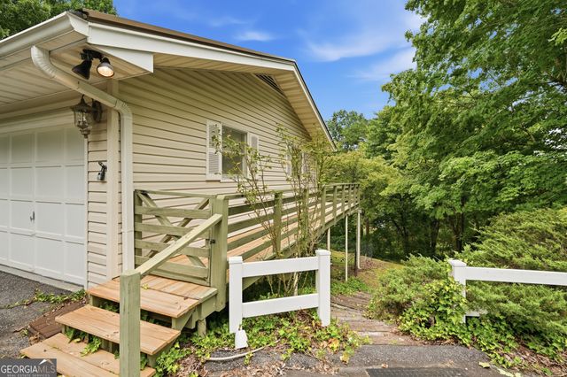 2325 Ridgecrest Circle, Hiawassee, GA 30546