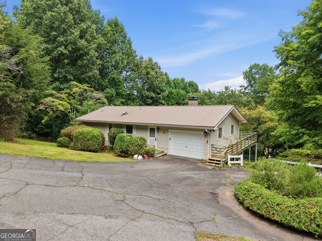 2325 Ridgecrest Circle, Hiawassee, GA 30546
