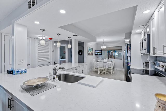 500 Ocean Trail Way 406, Jupiter, FL 33477