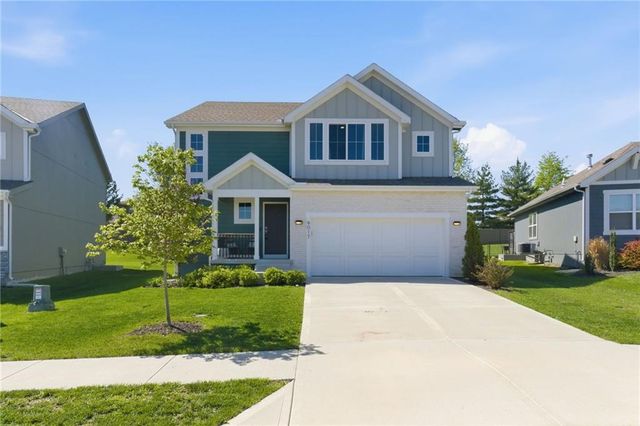 9017 SW 9th Street, Blue Springs, MO 64064