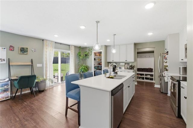 9017 SW 9th Street, Blue Springs, MO 64064